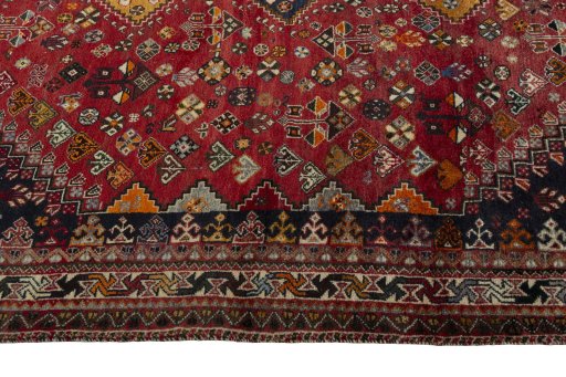Close-up detail of 2000s Shiraz rug from Iran / Persia showing Wool weave