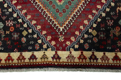 Central medallion detail of 2000s Shiraz rug from Iran / Persia