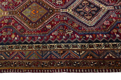 Close-up detail of 2000s Shiraz rug from Iran / Persia showing Wool weave
