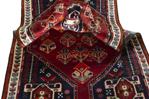 Close-up detail of 2000s Shiraz rug from Iran / Persia showing Wool weave