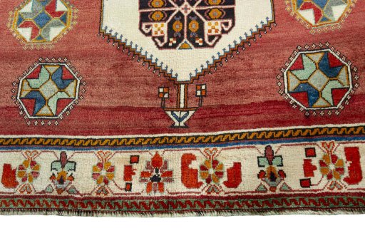 Central medallion detail of 2000s Shiraz rug from Iran / Persia