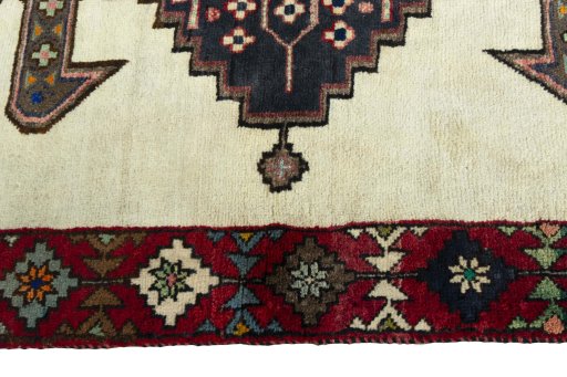 Close-up detail of 2000s Shiraz rug from Iran / Persia showing Wool weave
