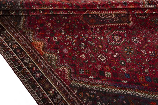 Close-up detail of 1970s Shiraz rug from Iran / Persia showing Wool weave