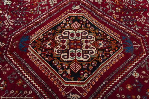 Central medallion detail of 2000s Shiraz rug from Iran / Persia