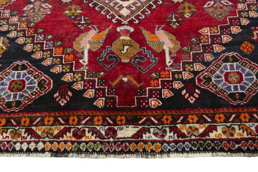 Central medallion detail of 2000s Shiraz rug from Iran / Persia
