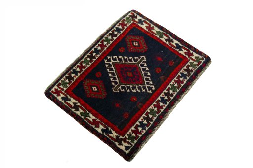 Close-up detail of 2000s Shiraz rug from Iran / Persia showing Wool weave