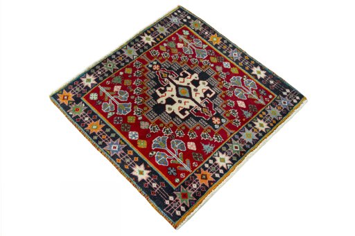 Close-up detail of 2000s Shiraz rug from Iran / Persia showing Wool weave