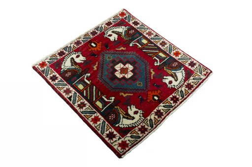 Close-up detail of 2000s Shiraz rug from Iran / Persia showing Wool weave