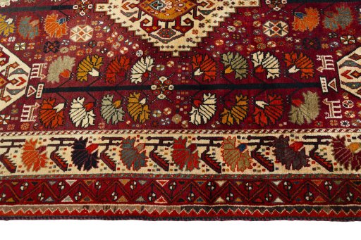 Close-up detail of 2000s Shiraz rug from Iran / Persia showing Wool weave