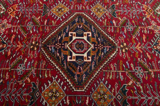 Central medallion detail of 2000s Shiraz rug from Iran / Persia