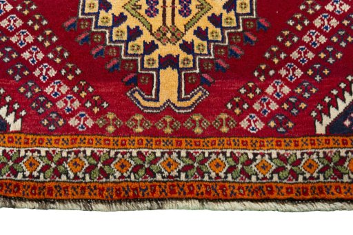Central medallion detail of 2000s Shiraz rug from Iran / Persia