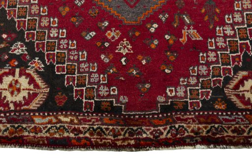 Central medallion detail of 2000s Shiraz rug from Iran / Persia