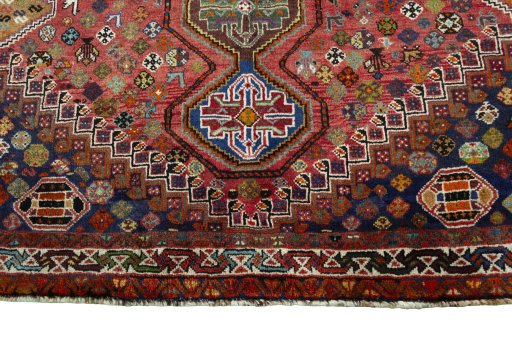 Central medallion detail of 2000s Shiraz rug from Iran / Persia