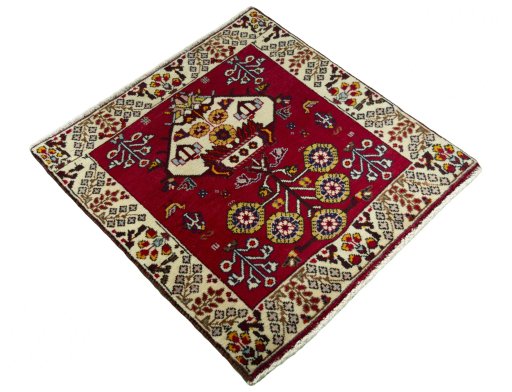 Close-up detail of 2000s Shiraz rug from Iran / Persia showing Wool weave