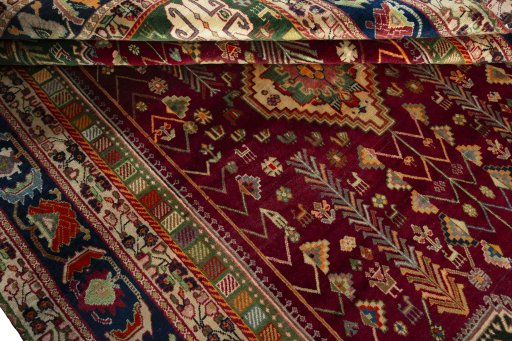 Close-up detail of 2000s Shiraz rug from Iran / Persia showing Wool weave