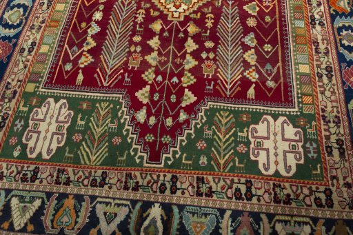 Close-up detail of 2000s Shiraz rug from Iran / Persia showing Wool weave