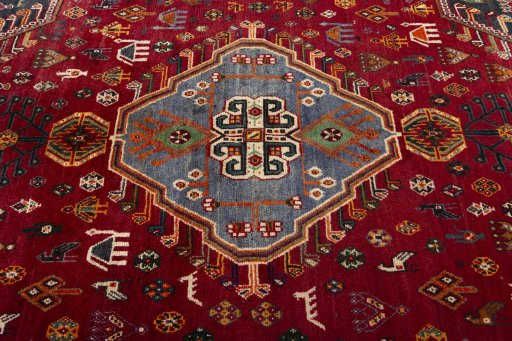 Central medallion detail of 2000s Shiraz rug from Iran / Persia
