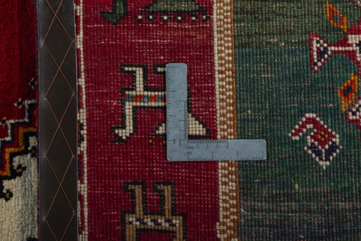 Close-up detail of 2000s Shiraz rug from Iran / Persia showing Wool weave