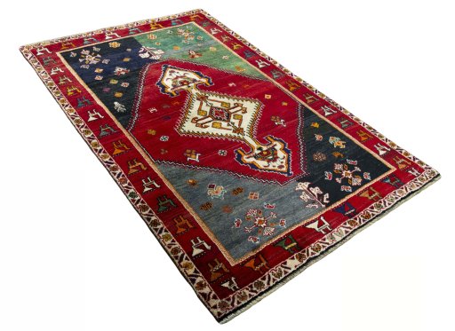 Close-up detail of 2000s Shiraz rug from Iran / Persia showing Wool weave