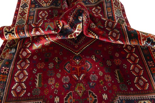 Close-up detail of 2000s Shiraz rug from Iran / Persia showing Wool weave