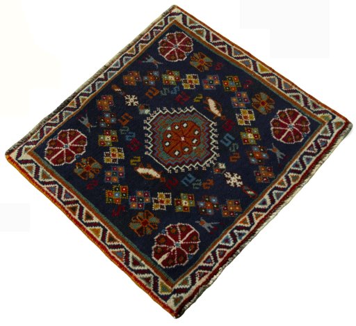 Close-up detail of 2000s Shiraz rug from Iran / Persia showing Wool weave