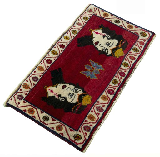 Close-up detail of 2000s Shiraz rug from Iran / Persia showing Wool weave