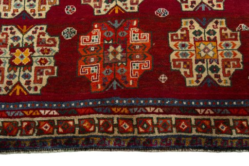 Central medallion detail of 2000s Shiraz rug from Iran / Persia