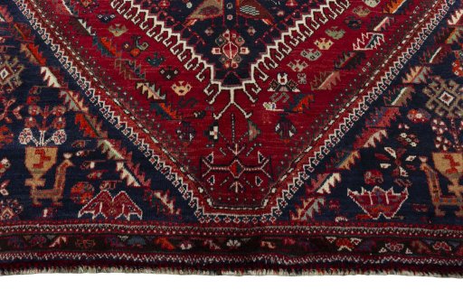 Central medallion detail of 1970s Shiraz rug from Iran / Persia