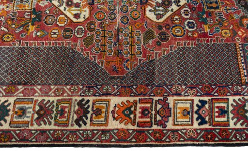 Close-up detail of 1970s Shiraz rug from Iran / Persia showing Wool weave