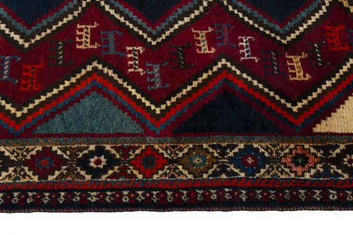 Close-up detail of 2000s Shiraz rug from Iran / Persia showing Wool weave