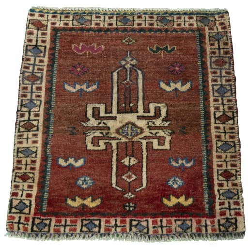 Surface texture of 2000s Shiraz rug with natural Wool and intricate pattern
