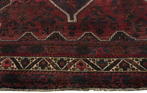 Central medallion detail of 2000s Shiraz rug from Iran / Persia