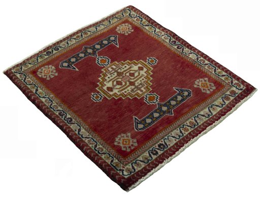 Close-up detail of 2000s Shiraz rug from Iran / Persia showing Wool weave