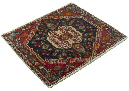 Close-up detail of 2000s Shiraz rug from Iran / Persia showing Wool weave