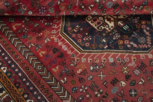 Close-up detail of 2000s Shiraz rug from Iran / Persia showing Wool weave