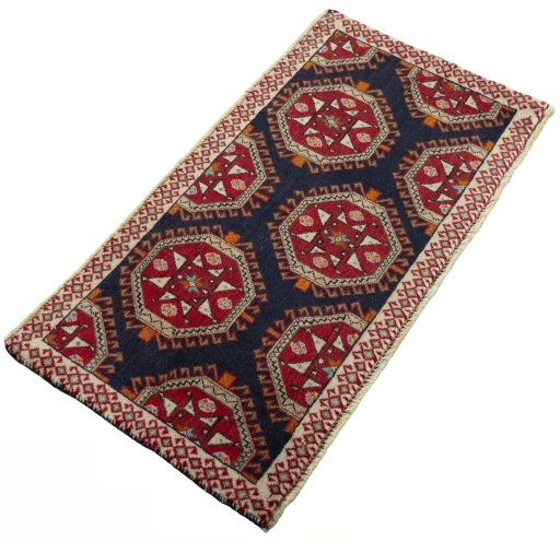 Close-up detail of 2000s Shiraz rug from Iran / Persia showing Wool weave