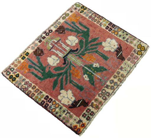 Close-up detail of 2000s Shiraz rug from Iran / Persia showing Wool weave