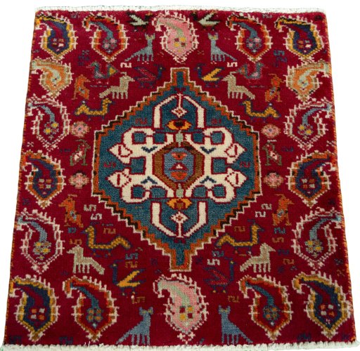 Surface texture of 2000s Shiraz rug with natural Wool and intricate pattern