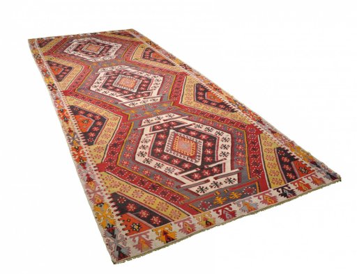 Corner detail of 1950s Sirjan rug showing border pattern and Wool pile