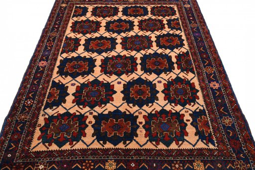 Surface texture of 1970s Sirjan rug with natural Wool and intricate pattern