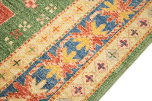 Central medallion detail of New Sultanabad rug from Afghanistan