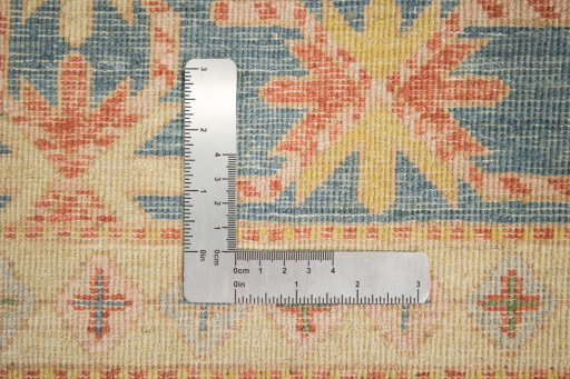 Close-up detail of New Sultanabad rug from Afghanistan showing Wool weave
