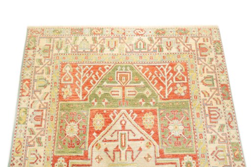 Surface texture of New Sultanabad rug with natural Wool and intricate pattern
