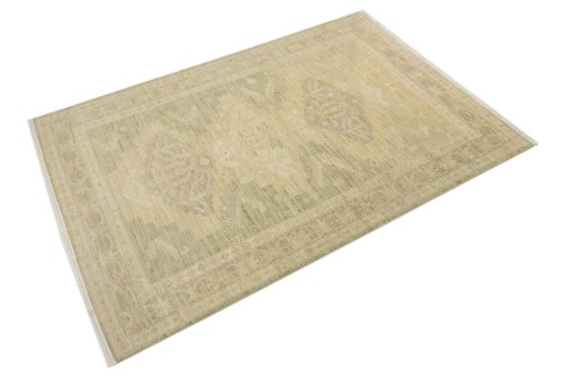 Corner detail of New Sultanabad rug showing border pattern and Wool pile