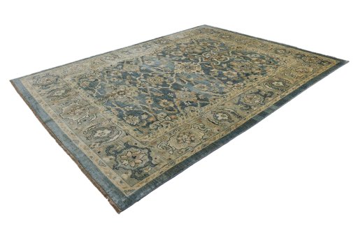 Corner detail of New Sultanabad rug showing border pattern and Wool pile