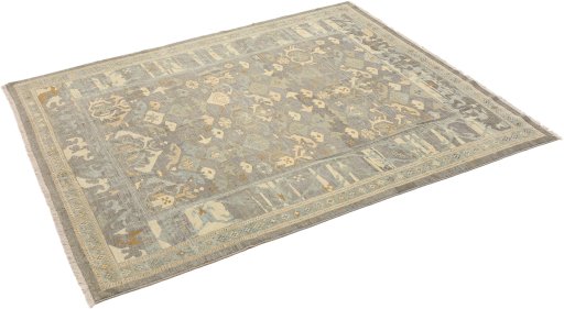 Corner detail of New Sultanabad rug showing border pattern and Wool pile