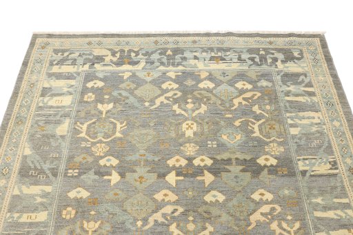 Surface texture of New Sultanabad rug with natural Wool and intricate pattern