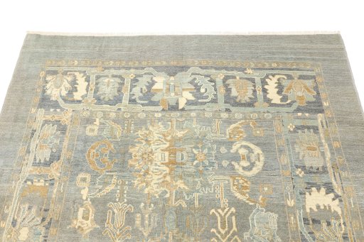 Surface texture of New Sultanabad rug with natural Wool and intricate pattern