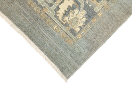 Backside of handmade New Sultanabad rug showing knot structure and weave density