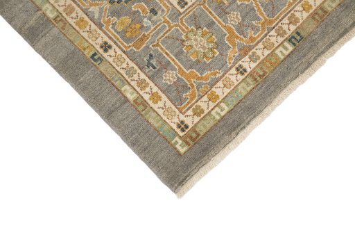 Backside of handmade New Sultanabad rug showing knot structure and weave density